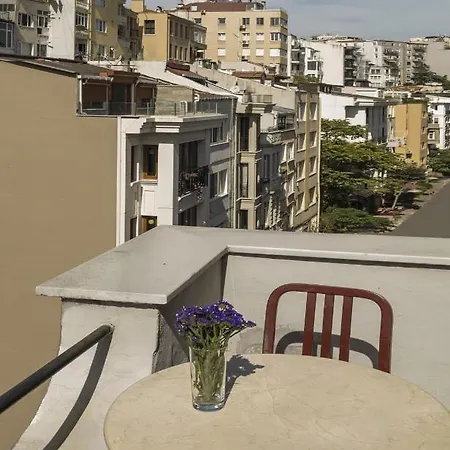 Modern Bright Studio W Terrace & Sea Views! #104 Lägenhet Istanbul