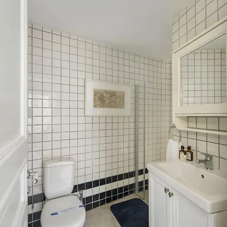 Modern Bright Studio W Terrace & Sea Views! #104 Appartamento